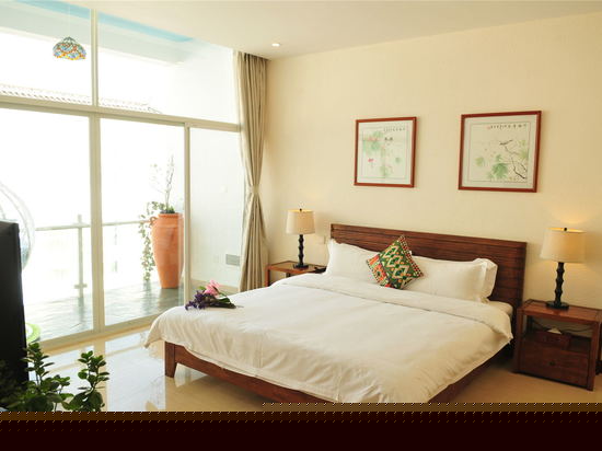 侧面海景大床房