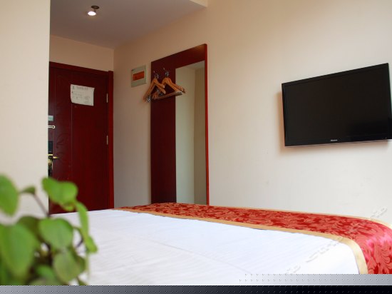 1.5米豪华大床间