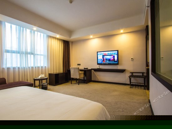 豪华行政大床房