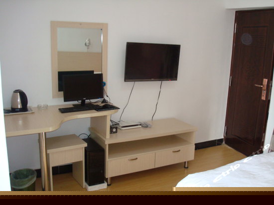 商务电脑大床房