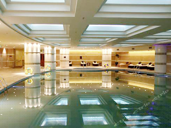 室内游泳池