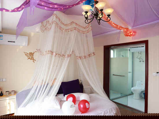 年轮主题圆床房