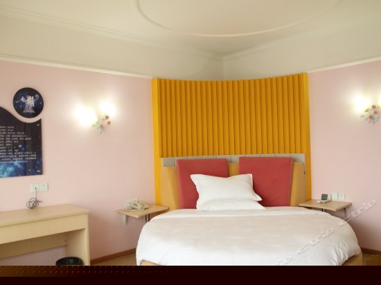 星座情侣圆床房