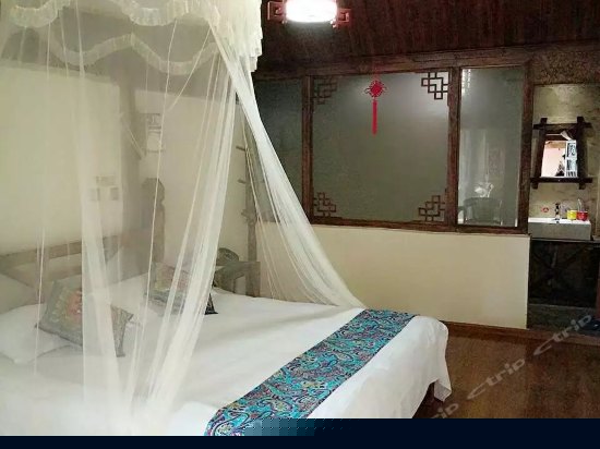 百奇温馨大床房