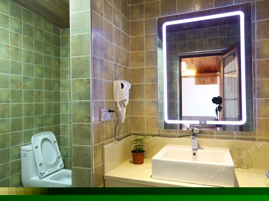 云·花园星空影视大套房