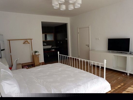 高级阳台大床房