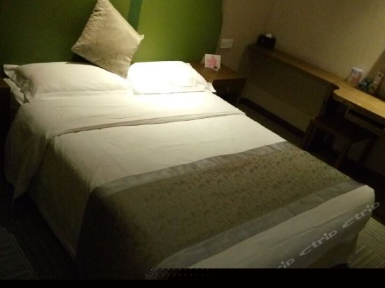 经济大床房（无窗）