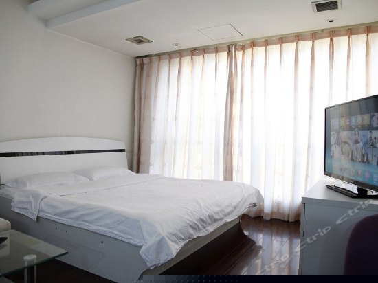 豪华商务大床房