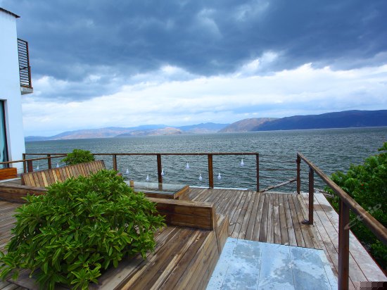 三世（豪华亲海露台大床房）