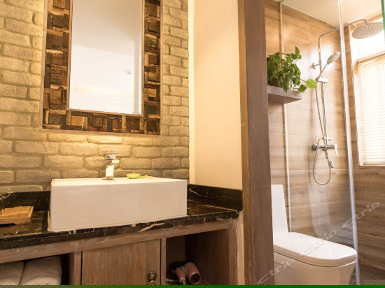 温馨家庭双床房（203）