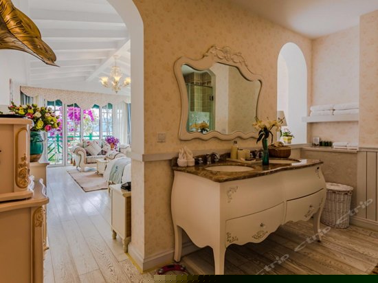 月亮河欧式花园洋房