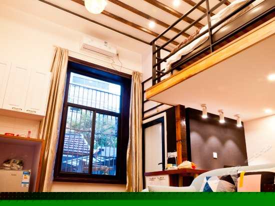 Loft复式庭院阳台四人间