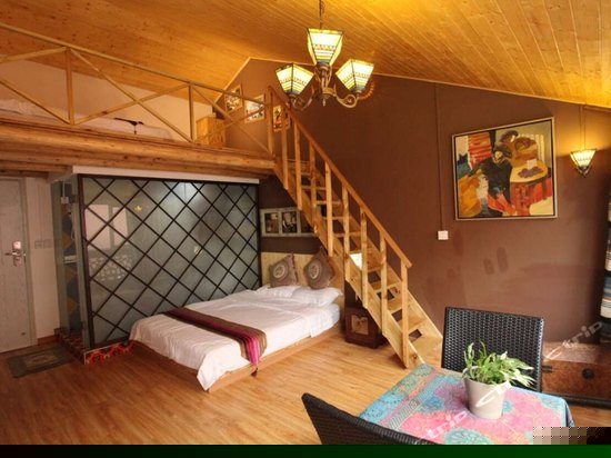 204（阁楼式套房）