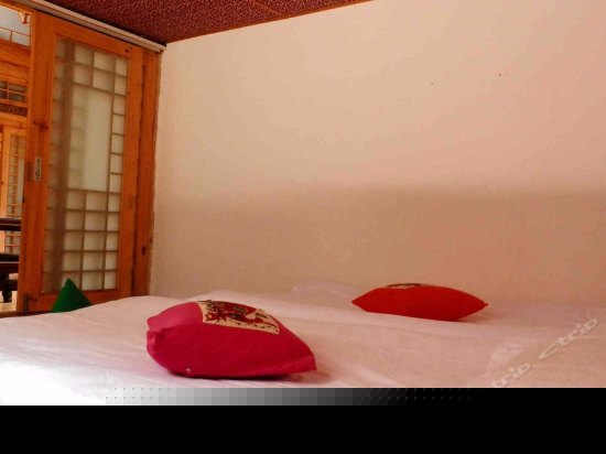 一楼复古榻榻米房