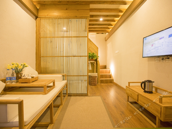 陌上花开（复式大床房）