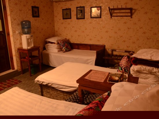 锵锵同行三人房