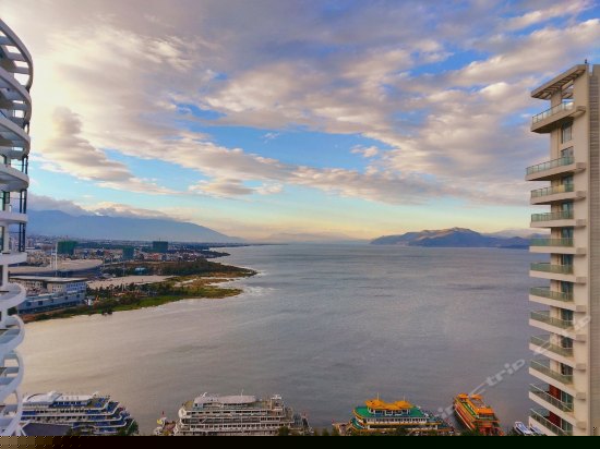 普罗旺斯薰衣草主题180度海景三居室套房