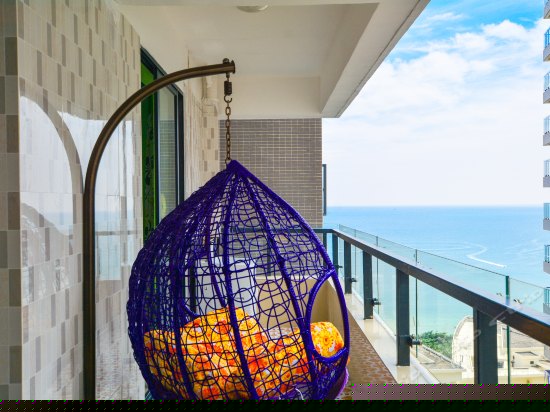 蔚蓝海景三室一厅