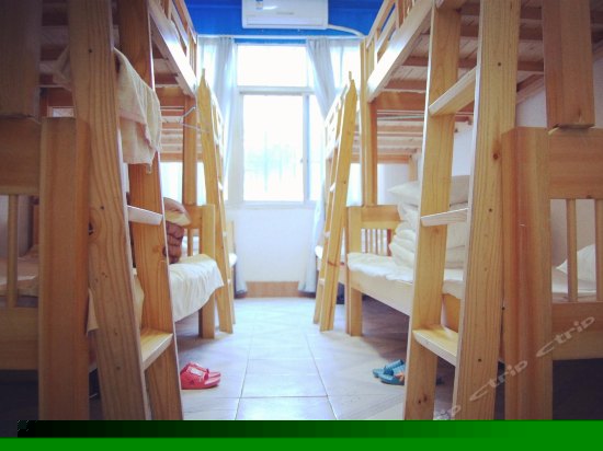 八人间（床位）