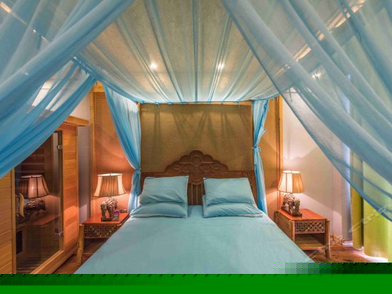 海景露台浴缸桑拿房2层