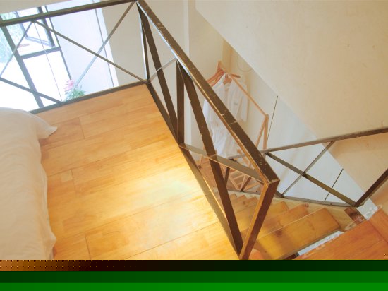 复式湖景大床房