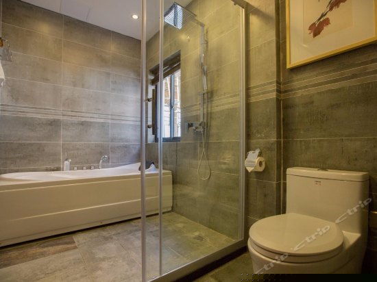 长亭晚山景大床房