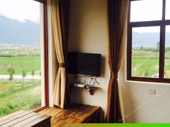 狄更斯 b301田园星空榻榻米大床房