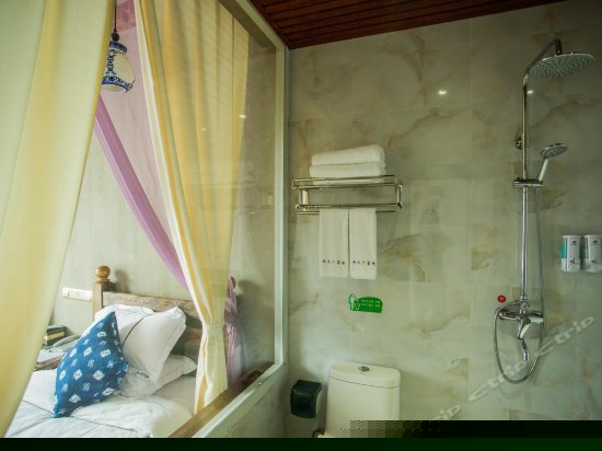 中和溪空调双床房