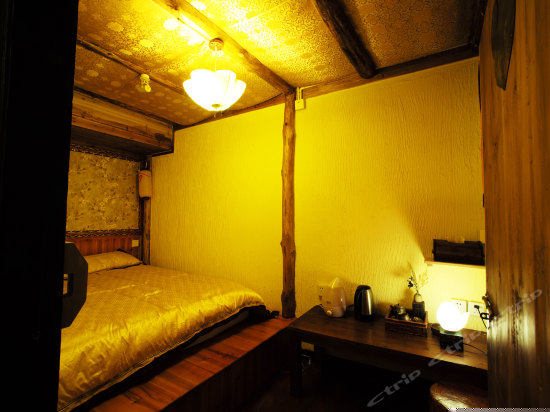 格桑梅朵豪华标间