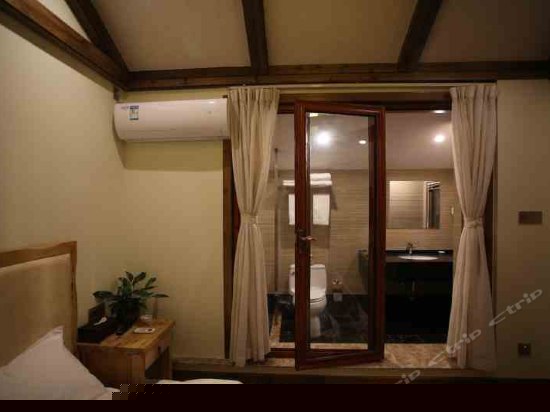 云海观洱海火山汤池阳光套房