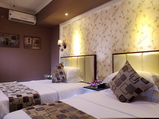 清晨的咖啡家庭房