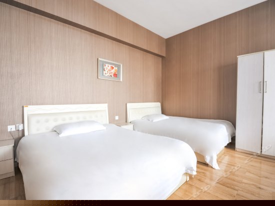 精品三人大床房