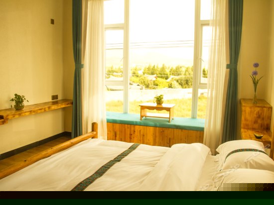 阳光蜜月大床房