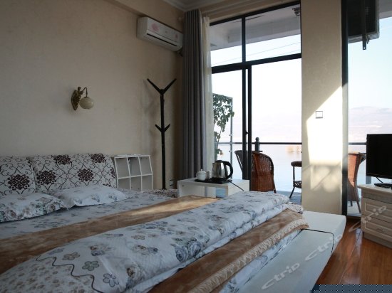 二楼榻榻米海景大床房