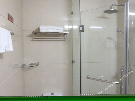 跃层大床机麻房