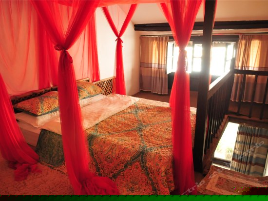 浪漫公主复式大床套间