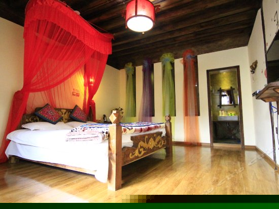 百奇温馨大床房