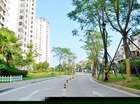 精品飘窗日出单间