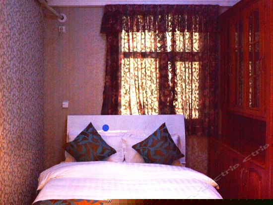 尊享行政三床套房