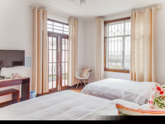 水里 庭院家庭房