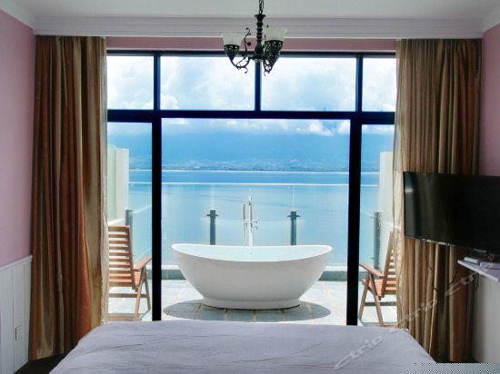 正面全海景大床房