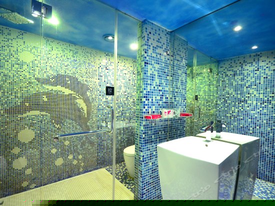 温馨浪漫主题房