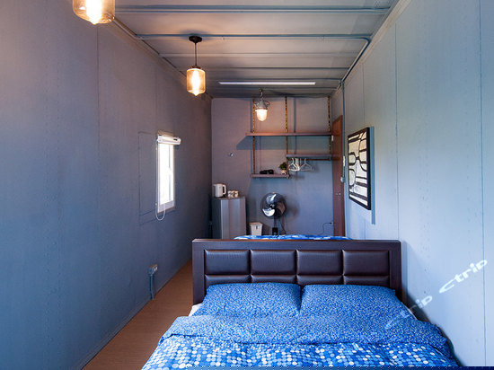 摩登工业四人房