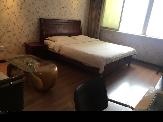 豪华江景大床房