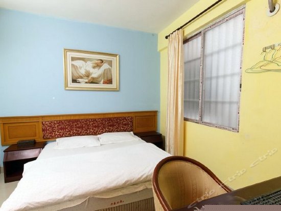 1.8米豪华电脑大床房