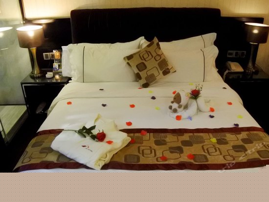 行政豪华大床房