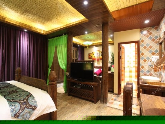 镜中花豪华套房