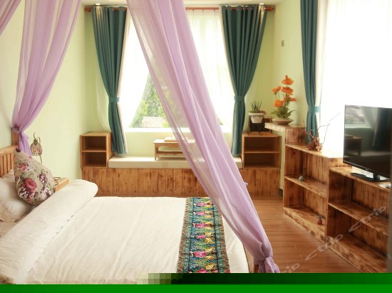 阳光蜜月豪华大床房