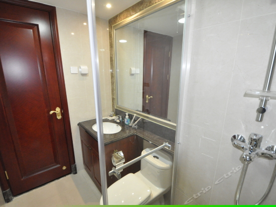 素洁两室两厅温馨居