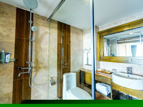 雁阵40°阳台海景大床房